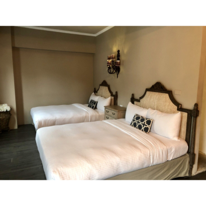 四人.jpg 四人.jpg